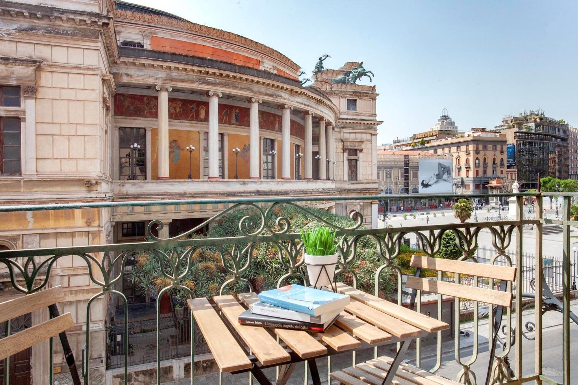The House Politeama Historic Center * Palermo